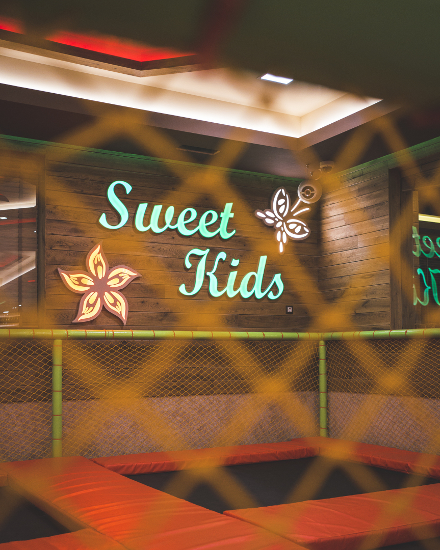 Sweet & Bar And Grill